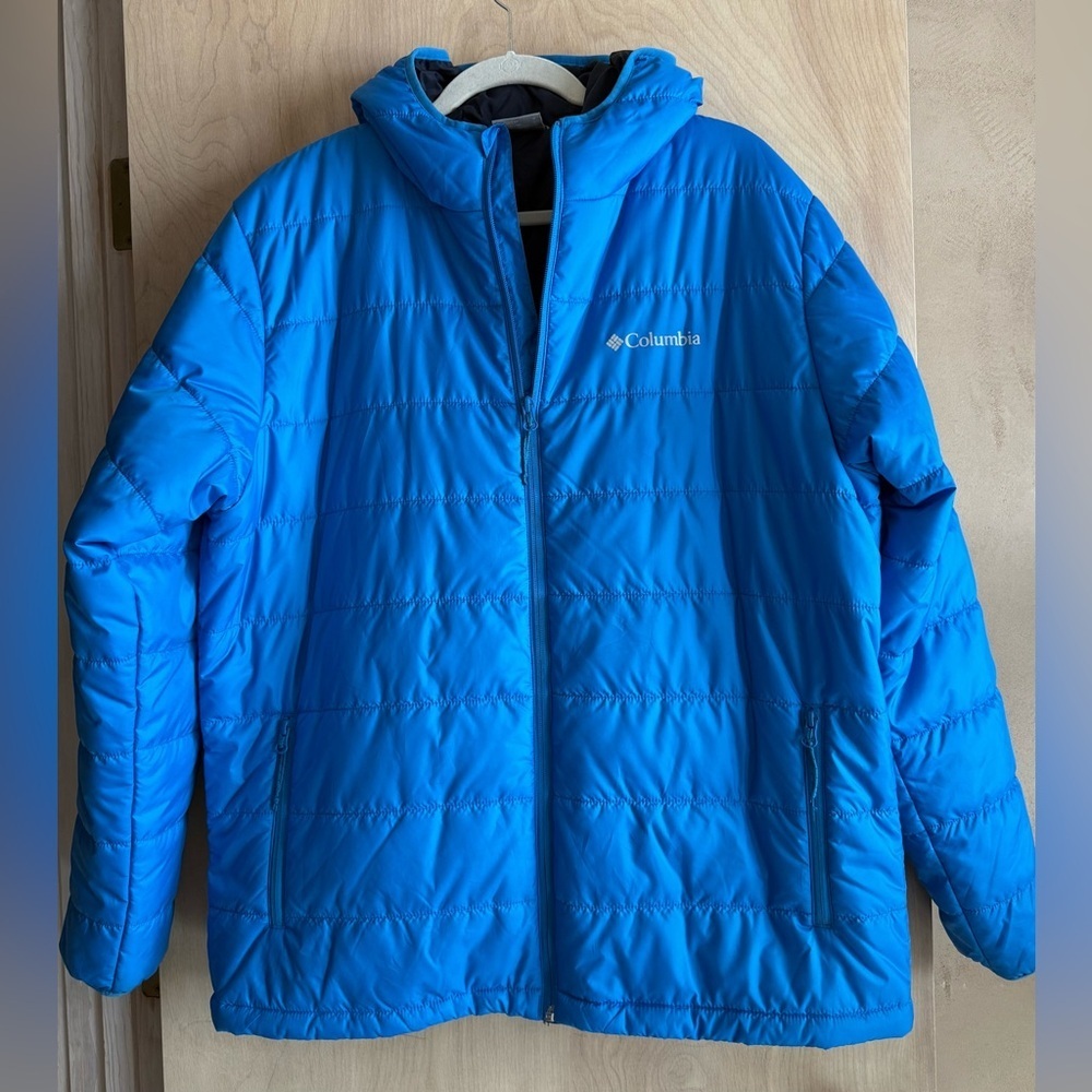 Columbia Lake 22 Hooded Insulated Puffer Jacket Men's
Bright Blue Size Large